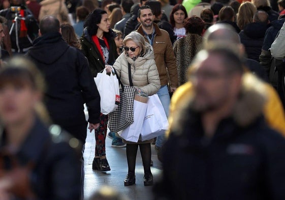 Regalos y cenas: las familias gastan un 6% más estas Navidades