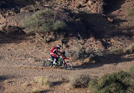 Tosha Schareina, durante la etapa en el Dakar.