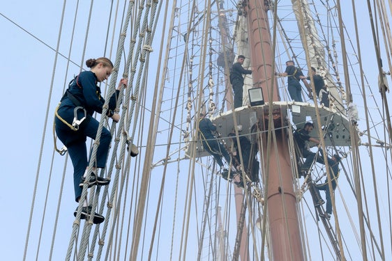 Las primeras imágenes de la princesa Leonor a bordo del Juan Sebastián de Elcano