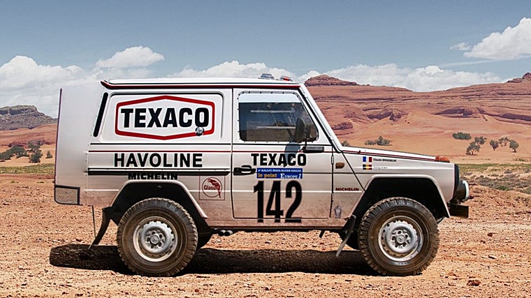 De perfil, se ve la parte posterior alargada del 280 GE, para mejorar la aerodinámica