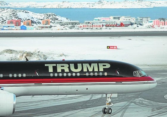 El avión de Trump, cuyo hijo visitó la isla esta semana