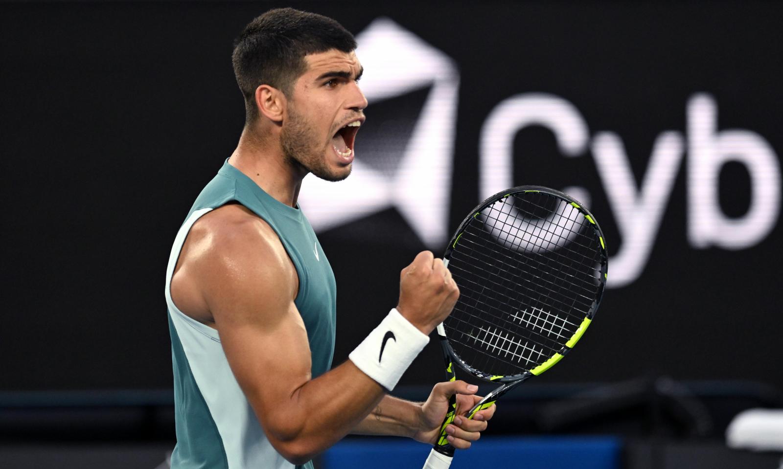 Carlos Alcaraz en su partido ante Shevchenko en el Open de Australia.