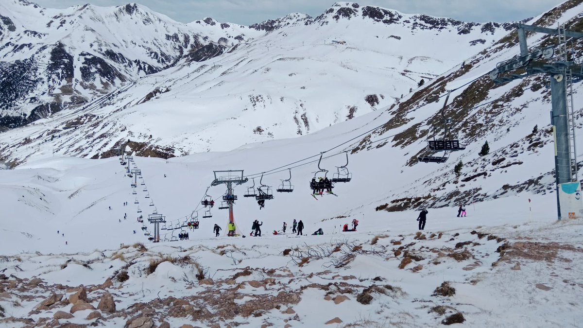 Imágenes del accidente en Astún.