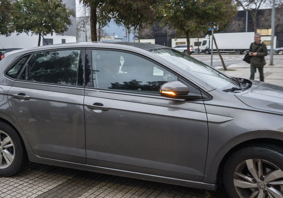 David Sánchez acude a los juzgados de Badajoz dentro de un vehículo el día de su interrogatorio el 10 de enero.