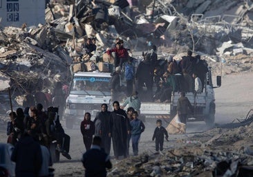 El alto el fuego permite desenterrar a los muertos entre los escombros de Gaza