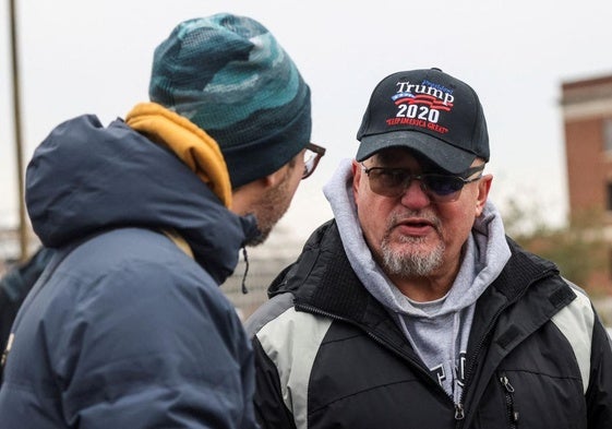 El líder de Oath Keepers, Stewart Rhodes, tras su salida de prisión.