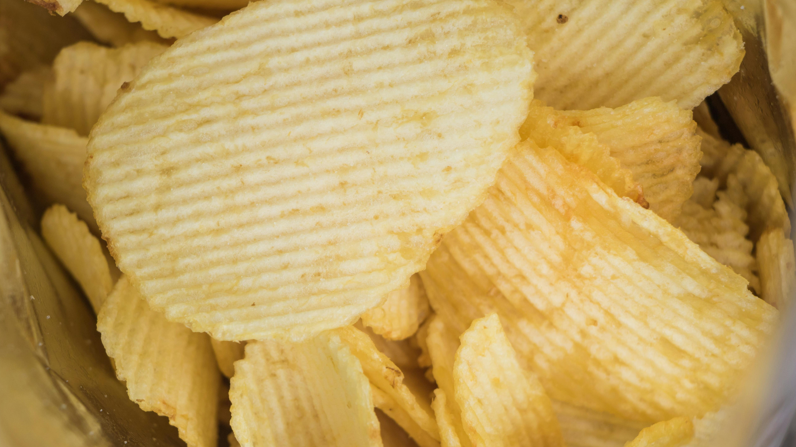 Esta es la razón por la que cuando abres una bolsa de patatas fritas no puedes parar de comer hasta dejarla vacía