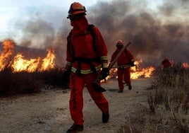 Un nuevo incendio en California amenaza con evacuar a otras 50.000 personas