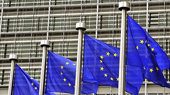 Bruselas marca su estrategia de competitividad sin medidas concretas, mientras Trump acelera