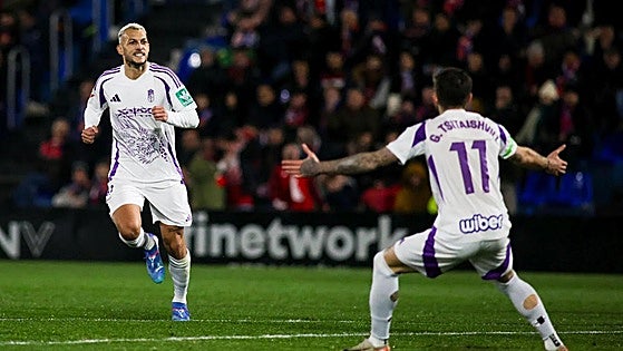 La goleada en Alicante hace soñar al Granada con volver a Primera