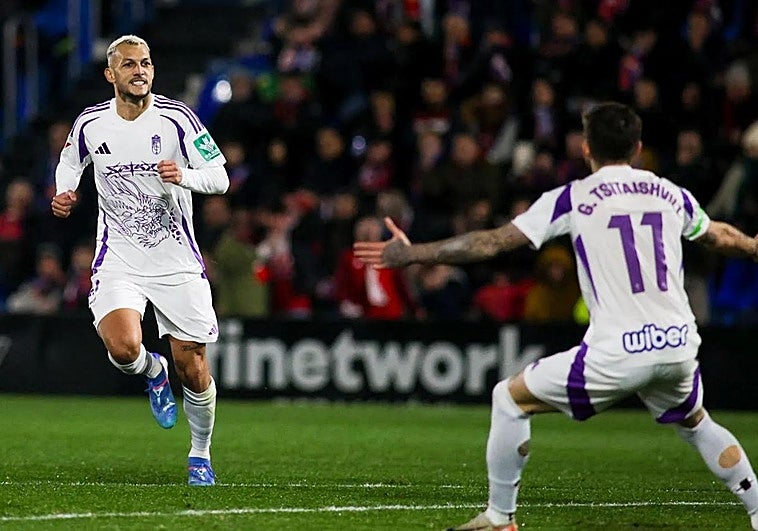 La goleada en Alicante hace soñar al Granada con volver a Primera