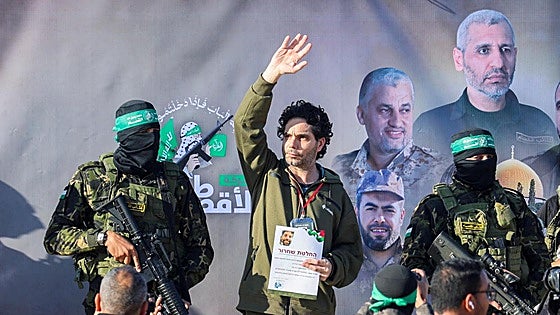 Entusiasmo a ambos lados de la Franja por la liberación de tres rehenes y la reapertura de Rafah