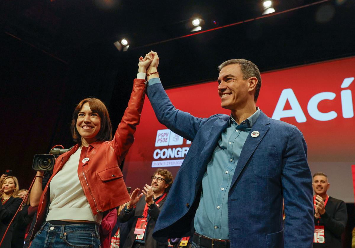 Pedro Sánchez junto a la nueva secretaria de los socialistas valencianos. Diana Morant.