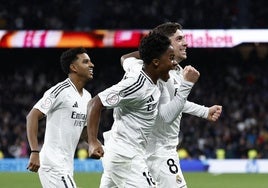 El Real Madrid celebra uno de los goles durante el encuentro con el Celta.