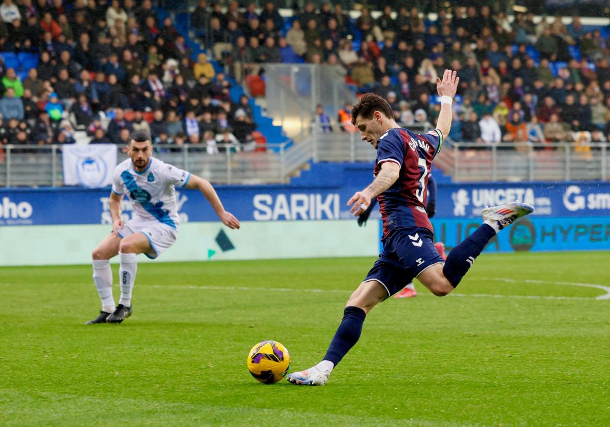 El Deportivo conquista Ipurua y supera al Eibar en la clasificación