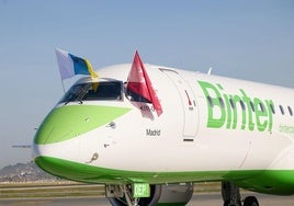 Un avión de Binter en la celebración del primer aniversario de la ruta Madrid-Canarias.