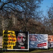 Carteles de los candidatos a los comicios alemanes en una calle de Berlín.