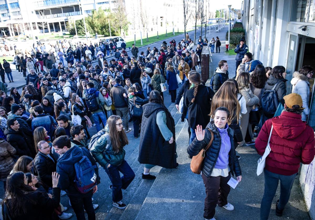 Aspirantes a MIR se examinan el pasado 22 de enero en la UPV.