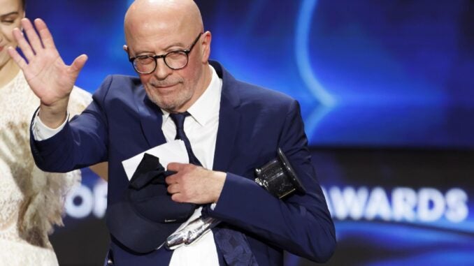 El director francés Jacques Audiard tras ganar en diciembre el Premio del Cine Europeo a la mejor dirección por su filme 'Emilia Pérez'.