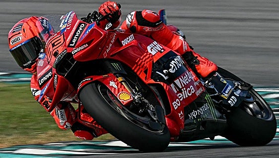 El 'dream team' de Ducati se va al suelo en Sepang
