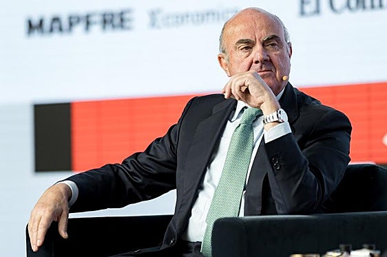 De Guindos (BCE) pide una «reconsideración de la normativa de vivienda» en España en los últimos años para evaluar su efecto
