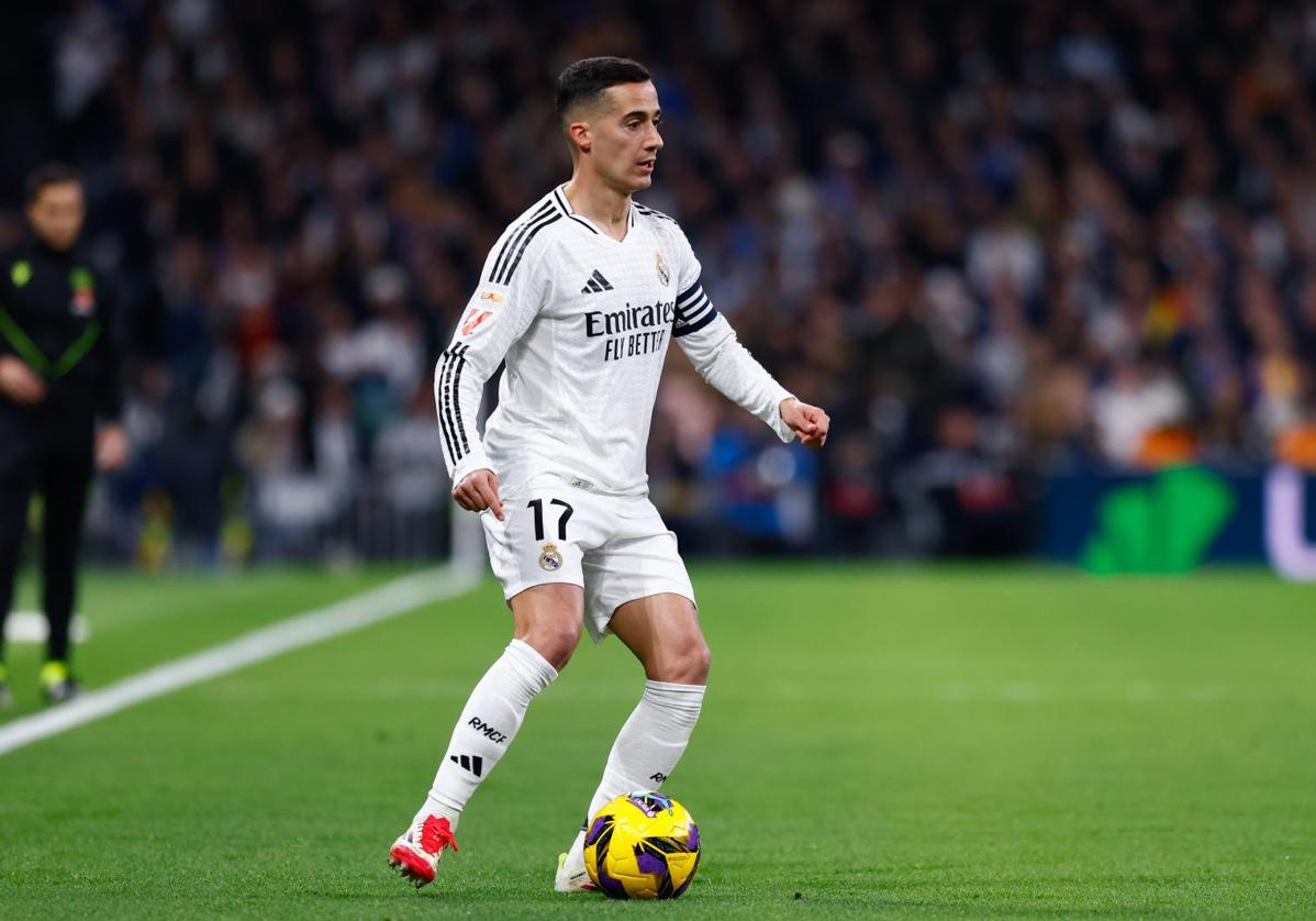 Lucas Vázquez, durante el derbi en el Bernabéu.