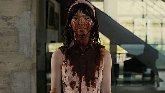 'La acompañante': comedia negra rojo sangre
