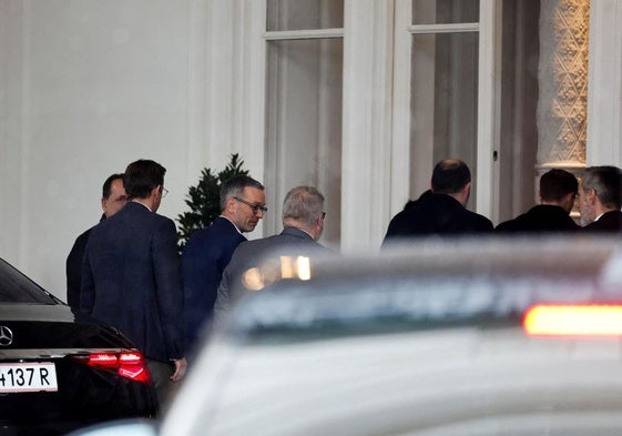 El líder del Partido de la Libertad, Herbert Kickl, llega al Palacio de Hofburg para reunirse con el presidente austriaco, Alexander van der Bellen.