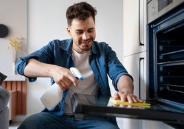 Trucos caseros y  productos mejor valorados para limpiar tu horno