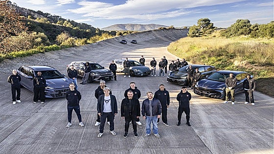 Así son los coches personalizados de los jugadores del F. C. Barcelona
