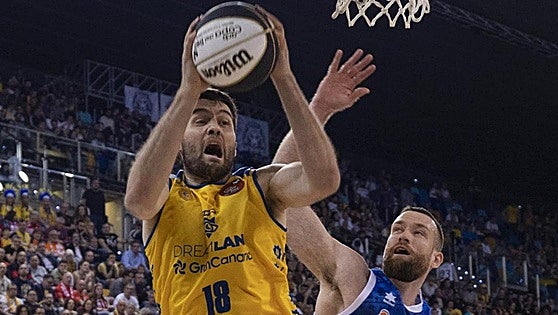 El anfitrión Gran Canaria sorprende al Valencia