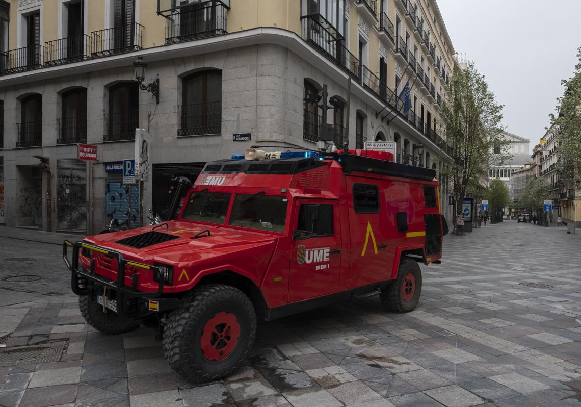 Con permiso. Unidades de la UME desplegadas por la ciudad.