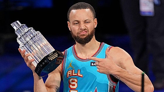 Stephen Curry brilla en otro deslucido All-Star de la NBA