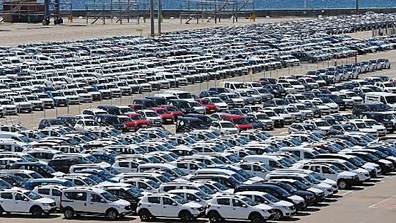 La producción de coches en España se desploma un 27% en un «momento crítico» para el sector