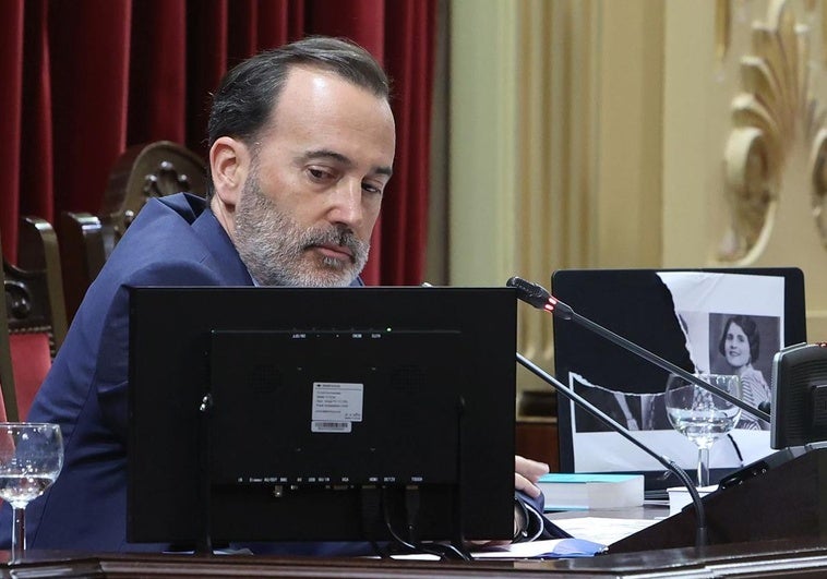 El juez abre juicio oral contra el presidente del Parlamento balear, Le Senne (Vox), por presunto delito de odio