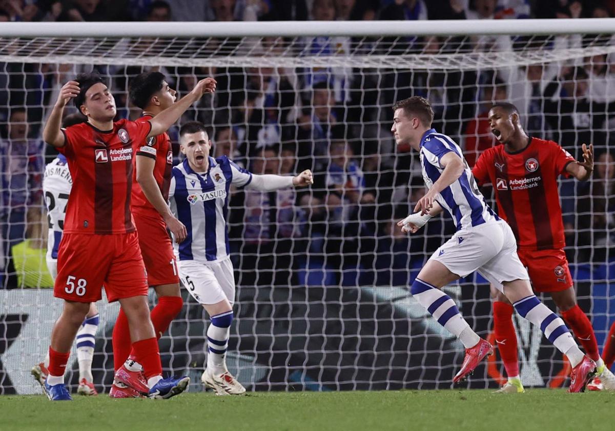 Luka Sucic celebrates the second goal he scored against Midtjylland.