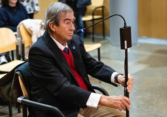 Francisco Álvarez-Cascos, durante el juicio en a la Audiencia Provincial de Oviedo