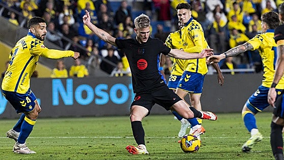 Los tantos de Dani Olmo y Raphinha mantienen al Barça líder en Las Palmas