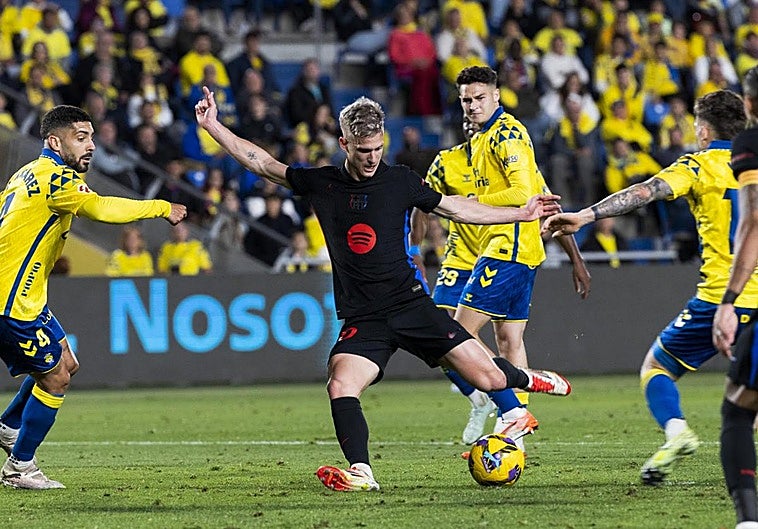 Los tantos de Dani Olmo y Raphinha mantienen al Barça líder en Las Palmas