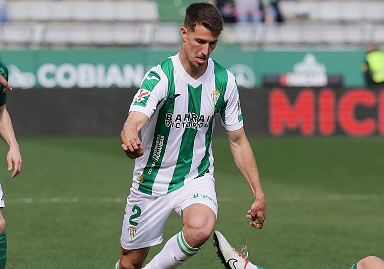 El Córdoba conquista A Malata y se afianza en la zona media