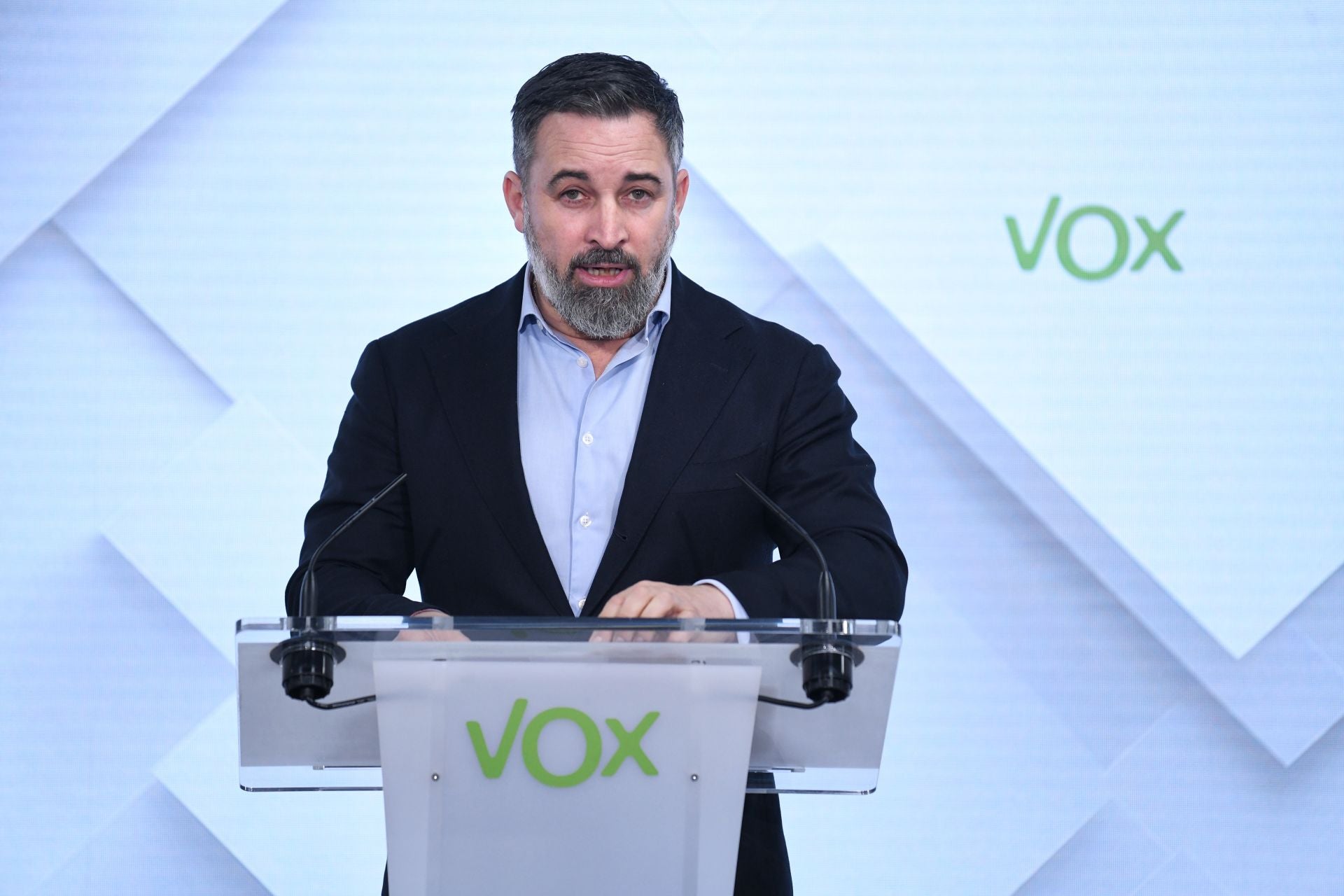 El líder de Vox, Santiago Abascal, en una rueda de prensa.