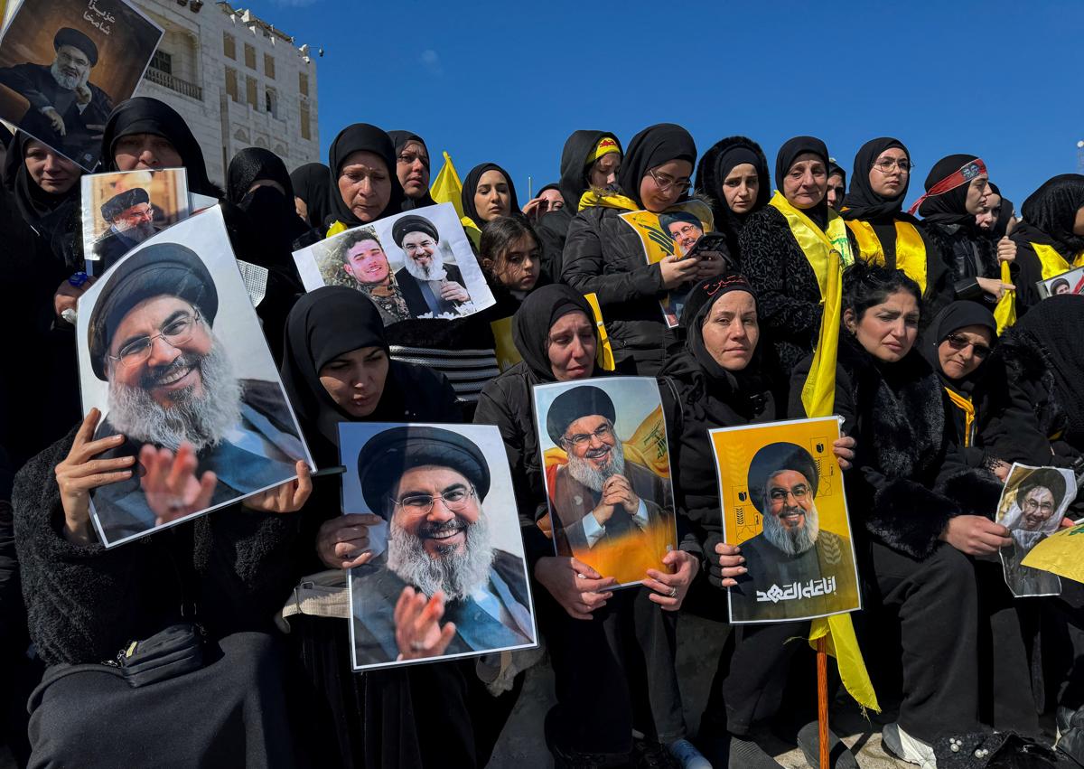 Imagen secundaria 1 - Imágenes del funeral de Nasrallah.