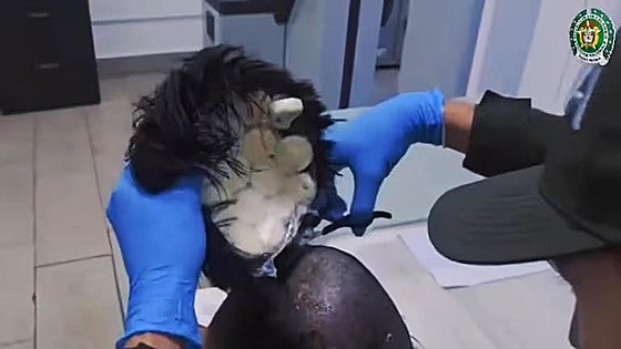 Detenido un hombre que llevaba 19 cápsulas de cocaína en una 'narcopeluca'