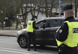 Controles de gendarmes en la frontera con España.