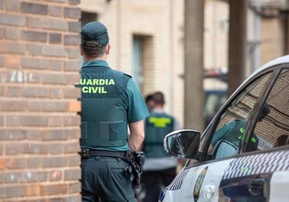 La Guardia Civil ya investiga el correo amenazante.