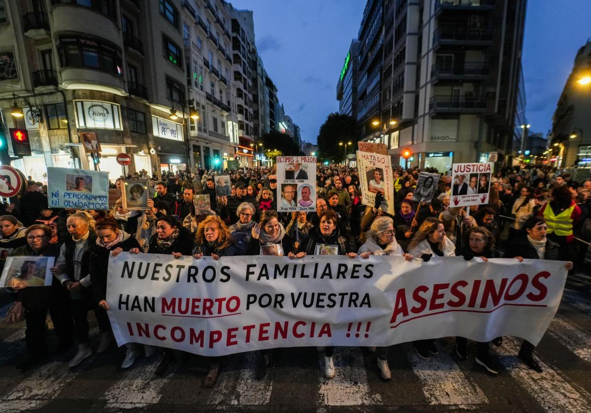 Mazón embarra la oposición de Feijóo