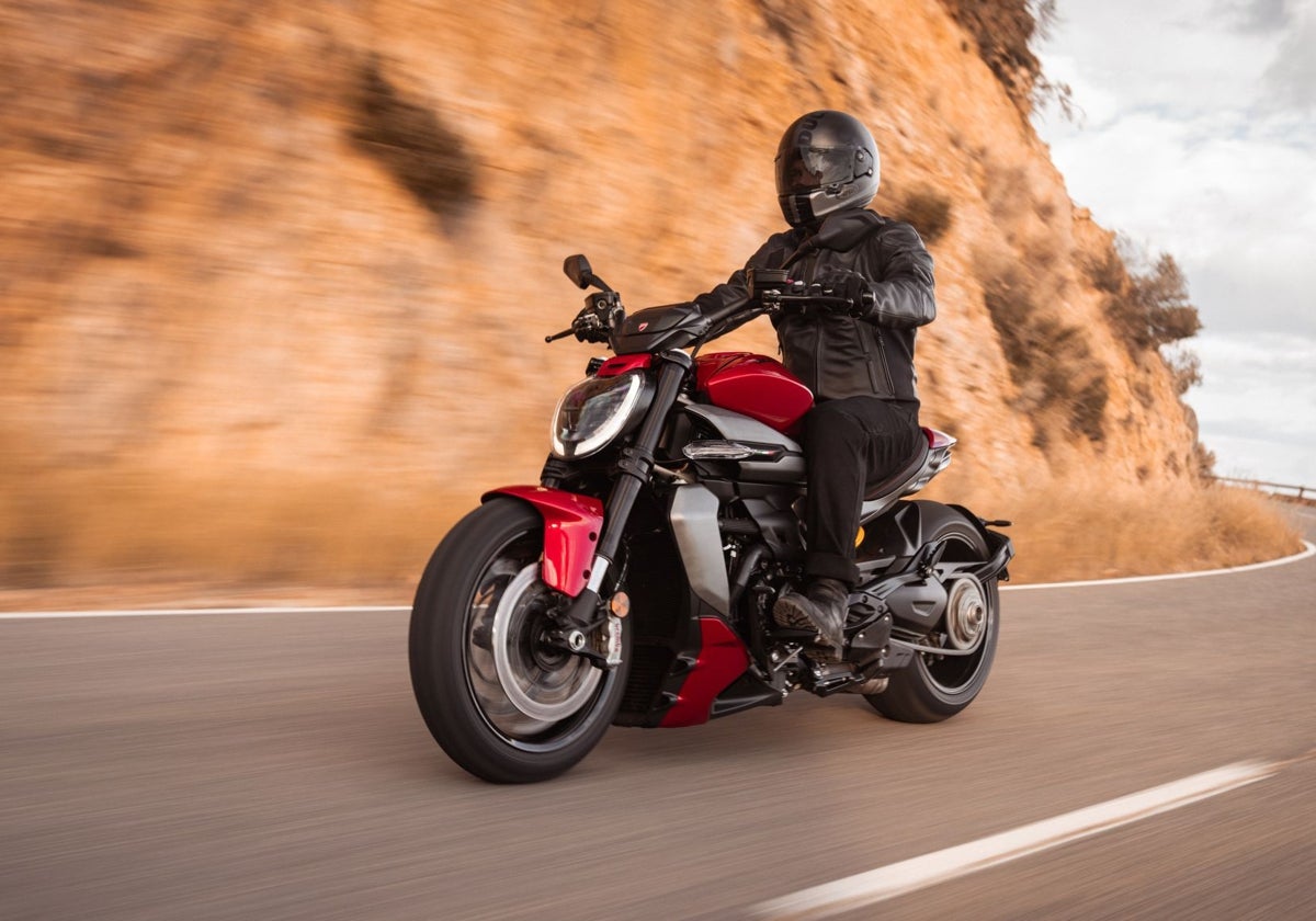 Ducati XDiavel V4 2025