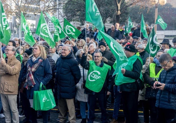 Concentración de CSIF frente a la sede de Muface para defender la continuidad del concierto sanitario el pasado mes de diciembre