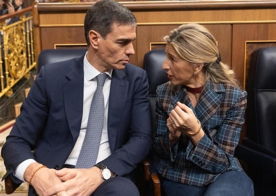 Pedro Sánchez y Yolanda Díaz durante una sesión de control al Gobierno en el Congreso.