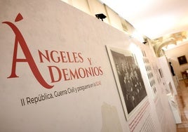 Una de las salas de la exposición en el Palacio de Longoria, sede de la SGAE.